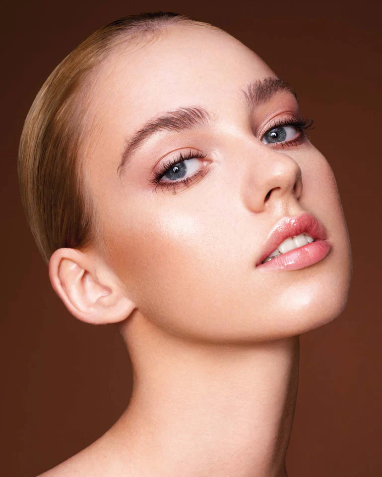 Astra Transformist Foundation + Concealer - Shade - Swan