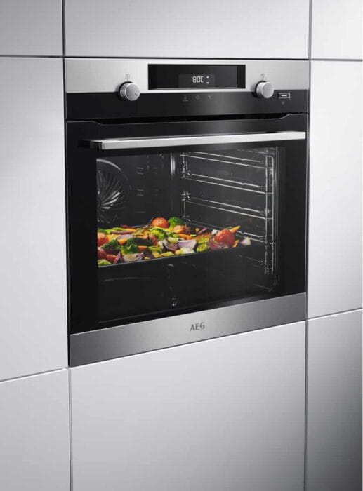 AEG-Built-in Multifunction Pyrolytic Oven , 3 Baking Level-Anti Finger 77 ltrs net Dim: H594 x W595 x D567 mm GERMANY